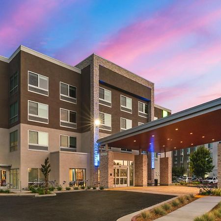 Holiday Inn Express & Suites - Suisun City By Ihg Екстериор снимка