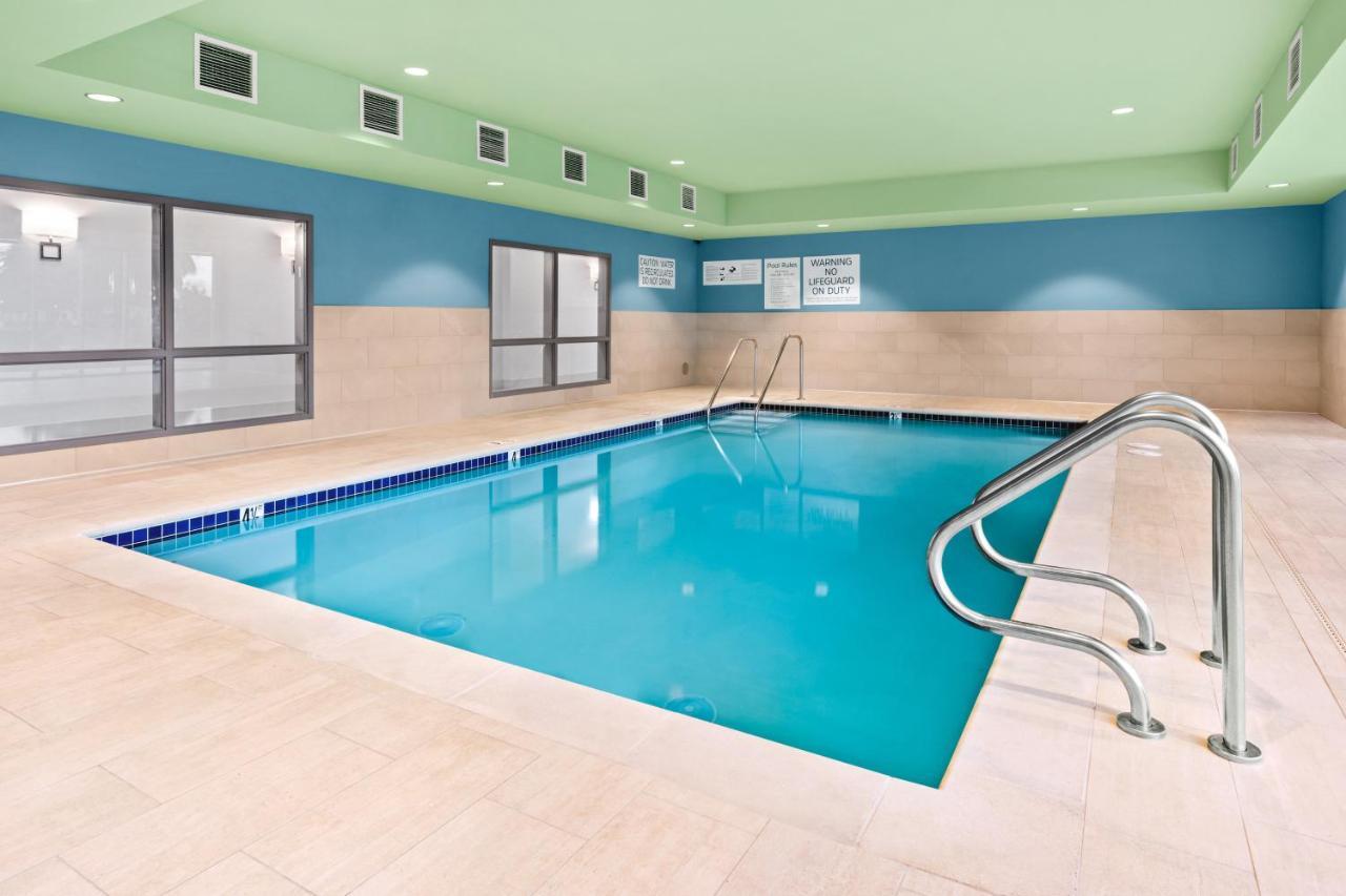 Holiday Inn Express & Suites - Suisun City By Ihg Екстериор снимка