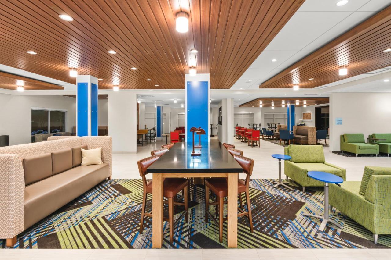 Holiday Inn Express & Suites - Suisun City By Ihg Екстериор снимка