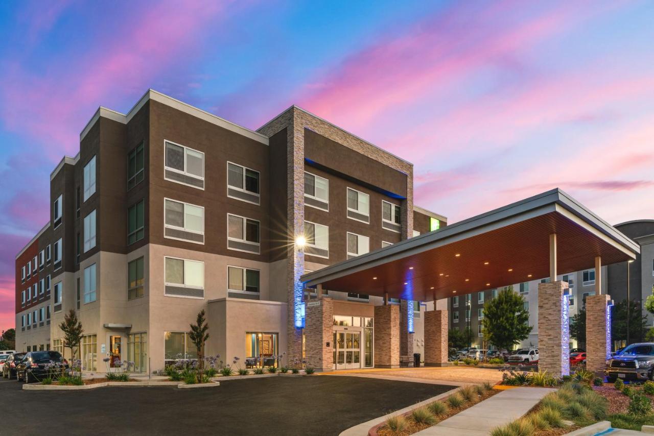 Holiday Inn Express & Suites - Suisun City By Ihg Екстериор снимка