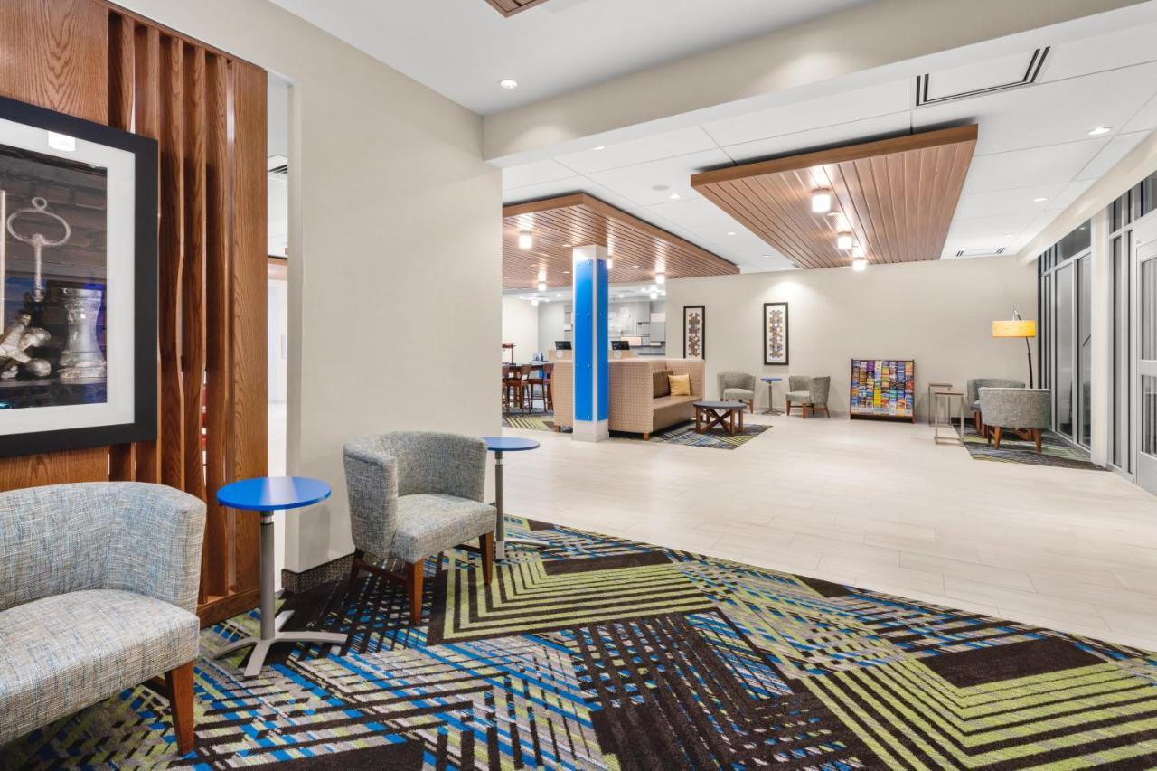 Holiday Inn Express & Suites - Suisun City By Ihg Екстериор снимка