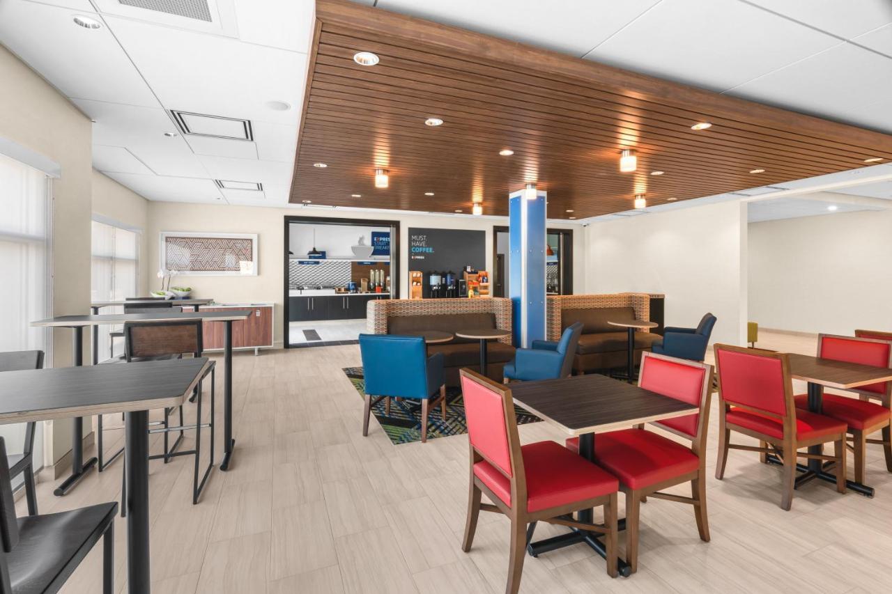 Holiday Inn Express & Suites - Suisun City By Ihg Екстериор снимка