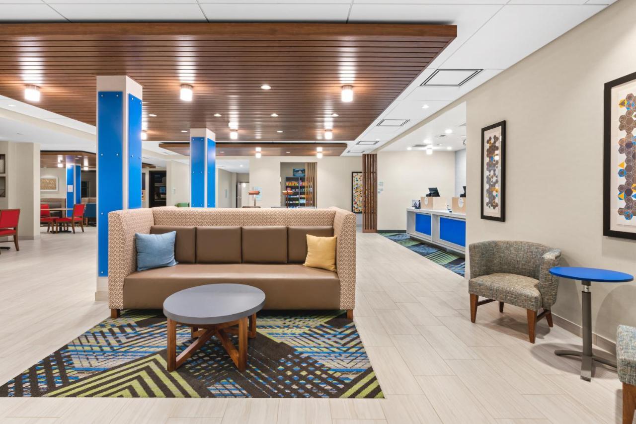 Holiday Inn Express & Suites - Suisun City By Ihg Екстериор снимка