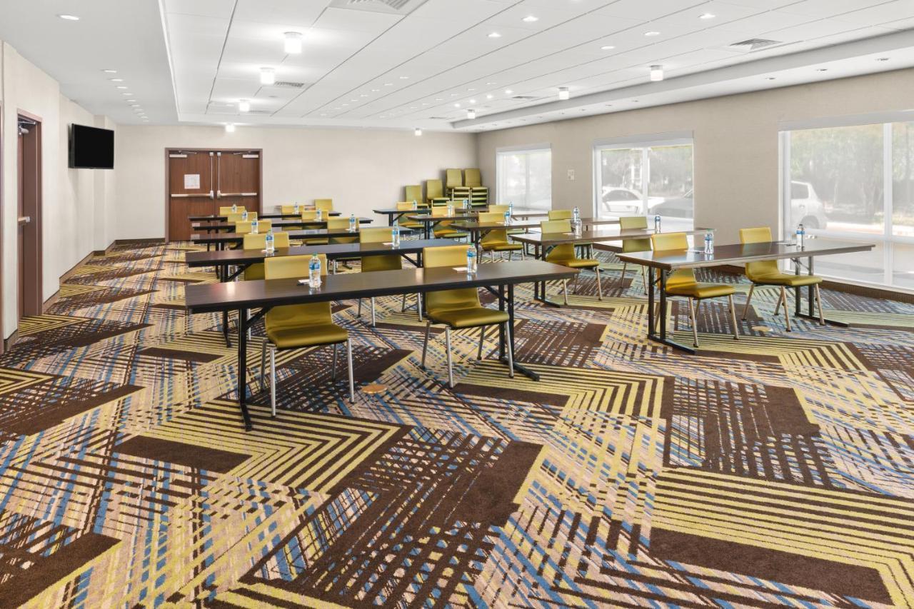 Holiday Inn Express & Suites - Suisun City By Ihg Екстериор снимка