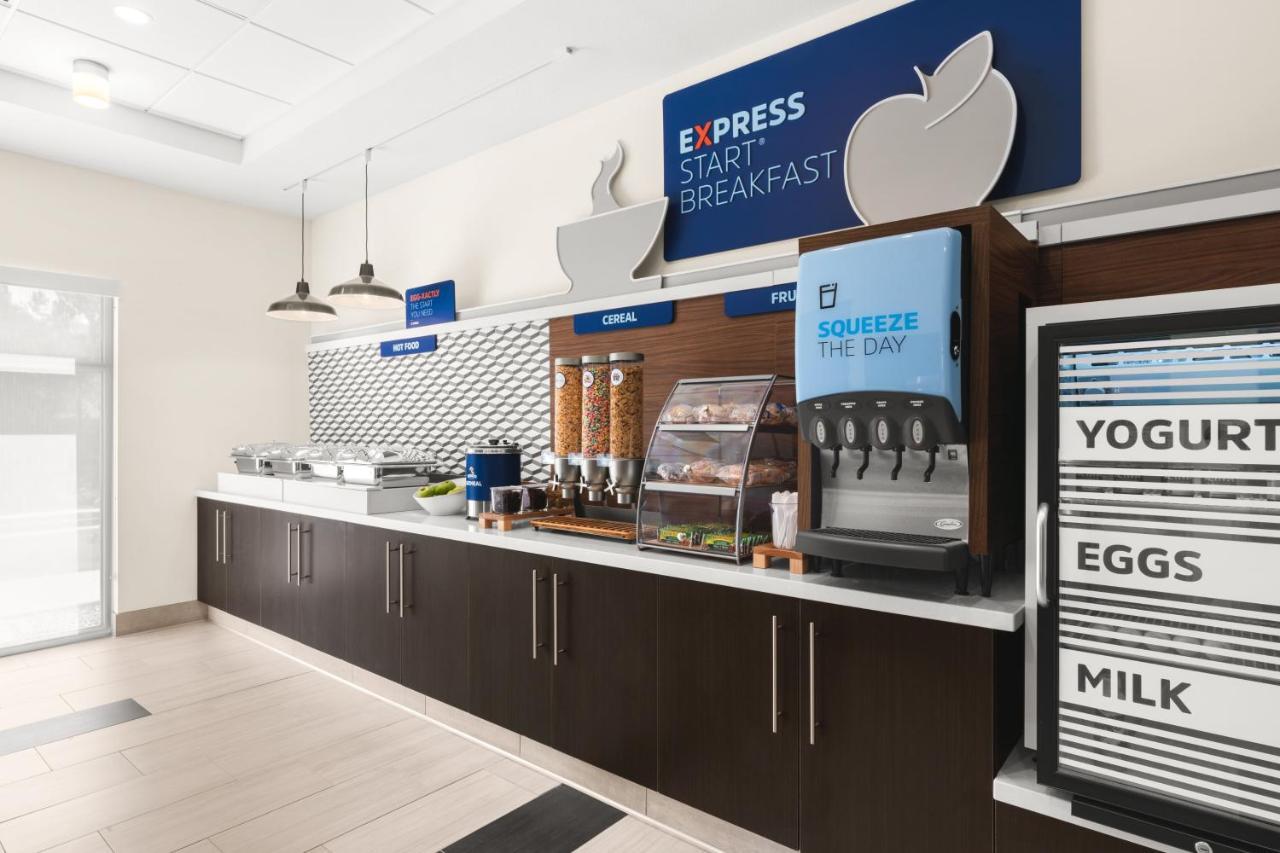 Holiday Inn Express & Suites - Suisun City By Ihg Екстериор снимка