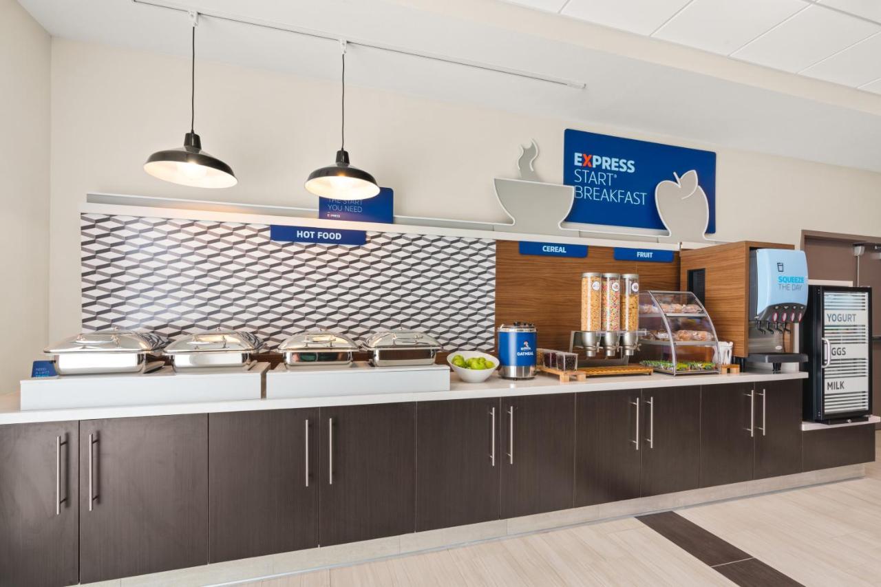 Holiday Inn Express & Suites - Suisun City By Ihg Екстериор снимка